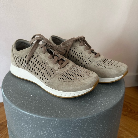 Dansko Women's Tan Sneakers - Picture 1 of 6